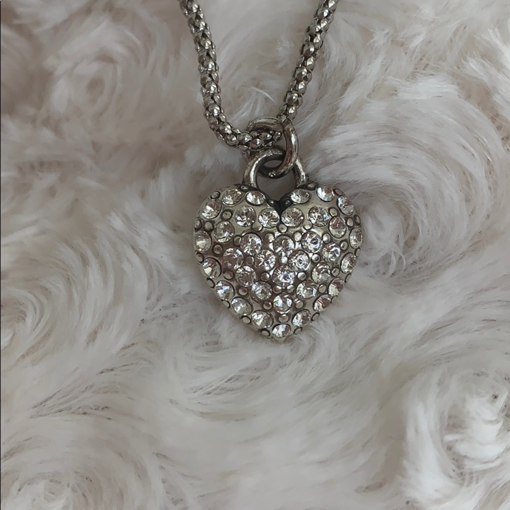 crystal detailed heart charm necklace